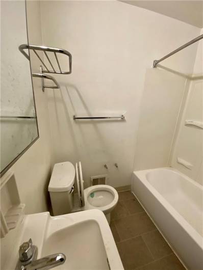 1503 Apt #2 bath