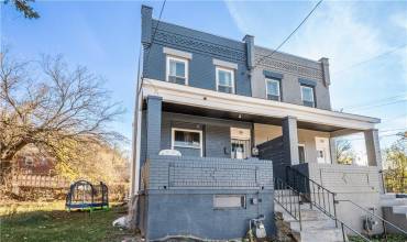 1202 Paulson Ave, Pittsburgh, PA 15206, 2 Bedrooms Bedrooms, 5 Rooms Rooms,1 BathroomBathrooms,Residential,For Sale,Paulson Ave,1655512