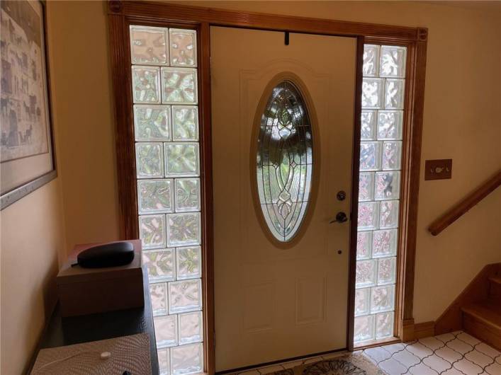 Leaded glass style entry.door.