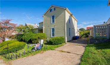 725 Chartiers Street, Bridgeville, PA 15017, ,Multi-unit,For Sale,Chartiers Street,1676355