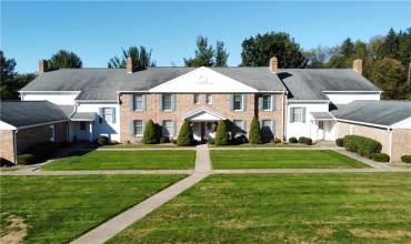 286 Windsor Ridge, 16105, PA 16105, 2 Bedrooms Bedrooms, 6 Rooms Rooms,1.1 BathroomsBathrooms,Residential,For Sale,Windsor Ridge,1676675