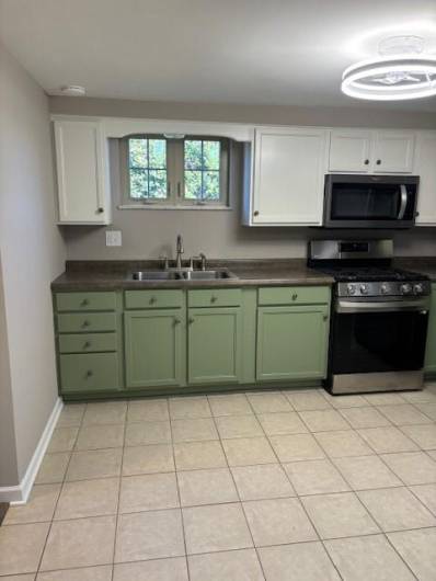 Fully Remodeled Kitchen