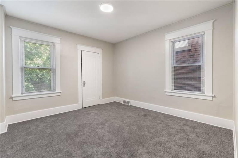 2nd bedroom without staging