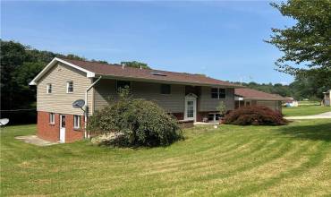 5 Bedroom, huge home with entertaining pool, gameroom and stream to the rear!