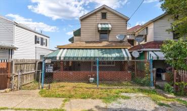 230 3rd St, Clairton, PA 15025, 2 Bedrooms Bedrooms, 5 Rooms Rooms,1 BathroomBathrooms,Residential,For Sale,3rd St,1677122