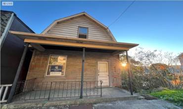 345 Beaver Street, Leetsdale, PA 15056, 4 Bedrooms Bedrooms, ,1 BathroomBathrooms,Residential,For Sale,Beaver Street,1677126