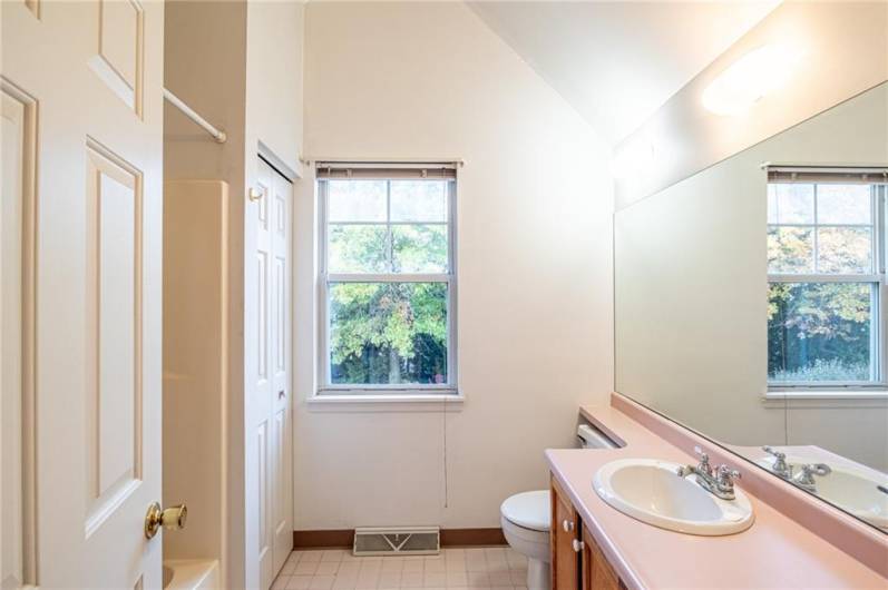 120 13th Street, Pittsburgh, PA 15203, 3 Bedrooms Bedrooms, 8 Rooms Rooms,1.1 BathroomsBathrooms,Residential,For Sale,13th Street,1677316