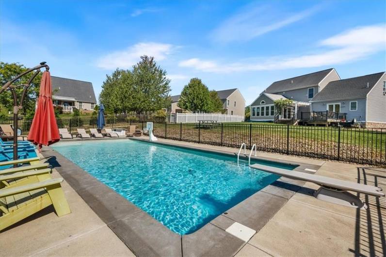 Plenty of space surrounding the pool for seating and storage