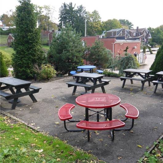 OUTDOOR SEATING AREA FOR EATING