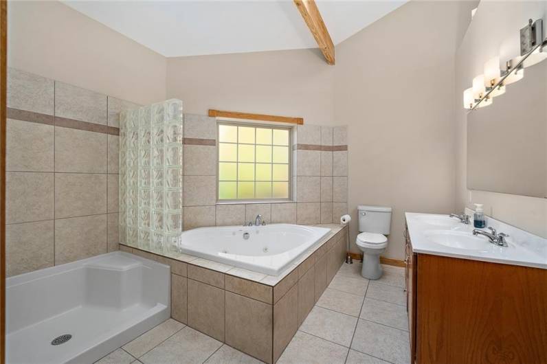 827 Galey Blvd, Beaver, PA 15009, 5 Bedrooms Bedrooms, ,5.1 BathroomsBathrooms,Residential,For Sale,Galey Blvd,1677503