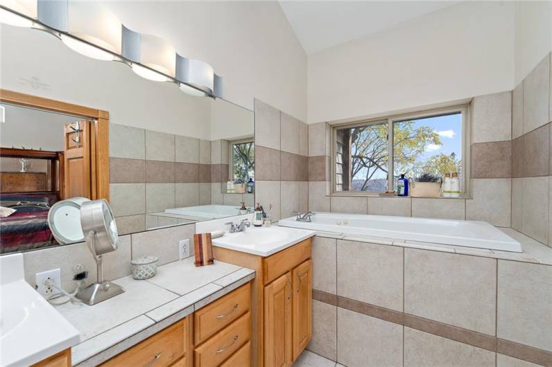 827 Galey Blvd, Beaver, PA 15009, 5 Bedrooms Bedrooms, ,5.1 BathroomsBathrooms,Residential,For Sale,Galey Blvd,1677503