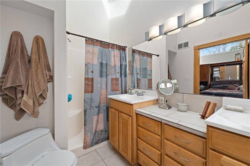 827 Galey Blvd, Beaver, PA 15009, 5 Bedrooms Bedrooms, ,5.1 BathroomsBathrooms,Residential,For Sale,Galey Blvd,1677503