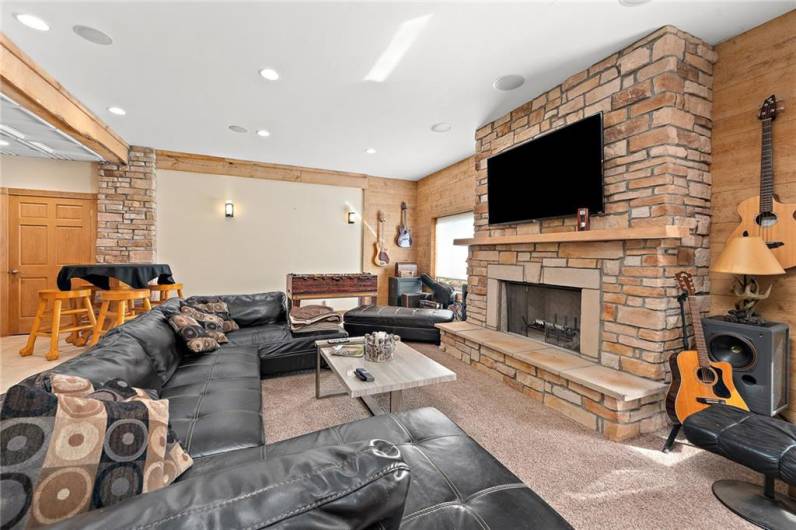 827 Galey Blvd, Beaver, PA 15009, 5 Bedrooms Bedrooms, ,5.1 BathroomsBathrooms,Residential,For Sale,Galey Blvd,1677503