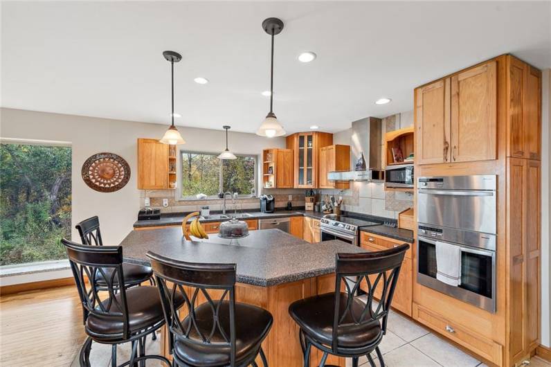 827 Galey Blvd, Beaver, PA 15009, 5 Bedrooms Bedrooms, ,5.1 BathroomsBathrooms,Residential,For Sale,Galey Blvd,1677503