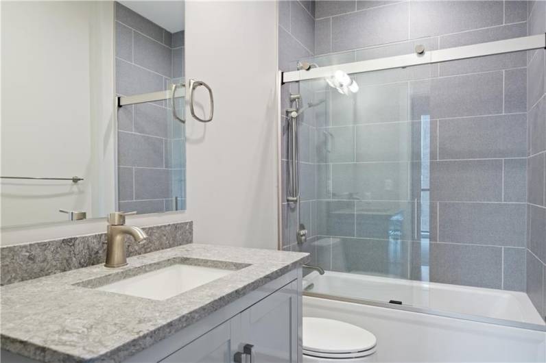 350 Oliver Ave, Pittsburgh, PA 15222, 2 Bedrooms Bedrooms, 6 Rooms Rooms,2 BathroomsBathrooms,Residential,For Sale,Oliver Ave,1677752