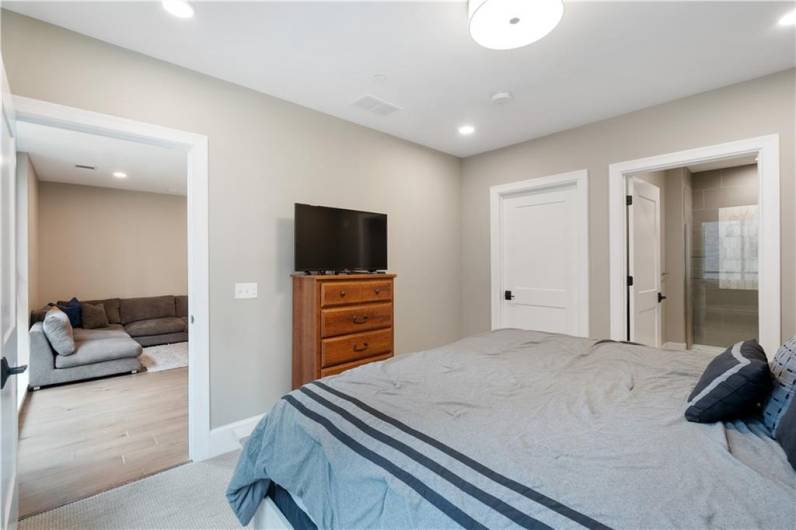 350 Oliver Ave, Pittsburgh, PA 15222, 2 Bedrooms Bedrooms, 6 Rooms Rooms,2 BathroomsBathrooms,Residential,For Sale,Oliver Ave,1677752