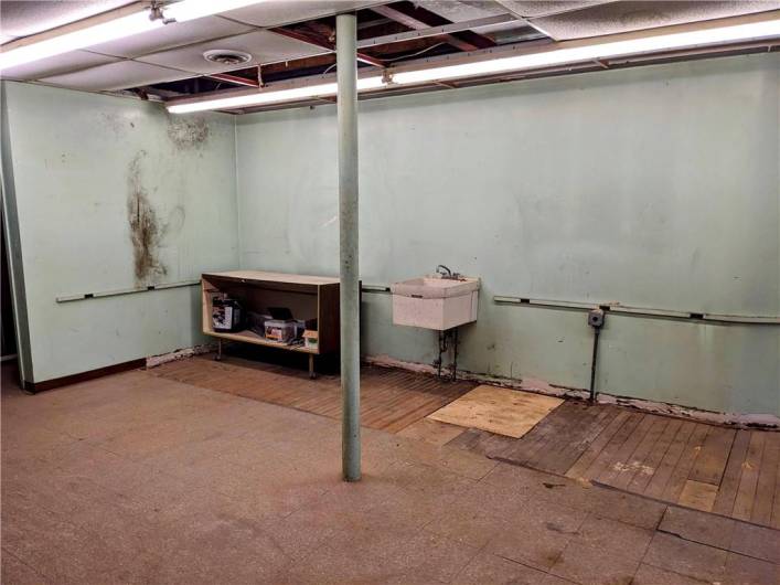 324 6th St, McKeesport, PA 15132, ,Commercial-industrial-business,For Sale,6th St,1677949