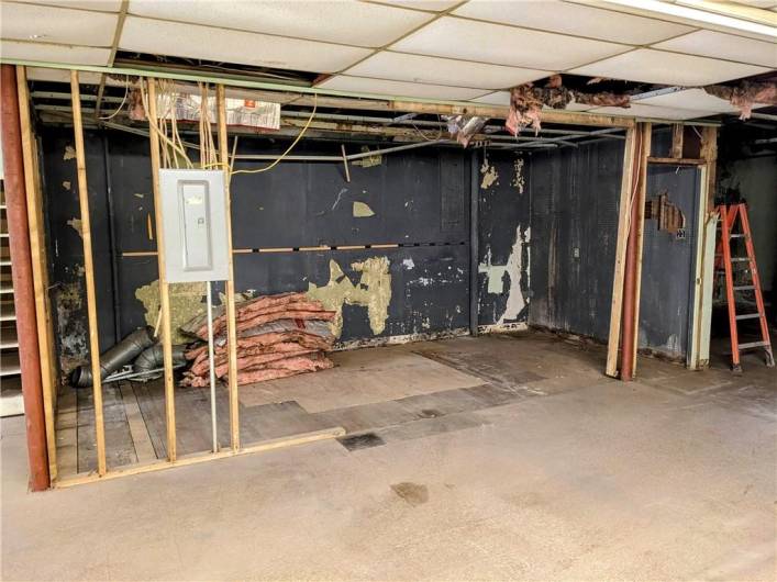 324 6th St, McKeesport, PA 15132, ,Commercial-industrial-business,For Sale,6th St,1677949