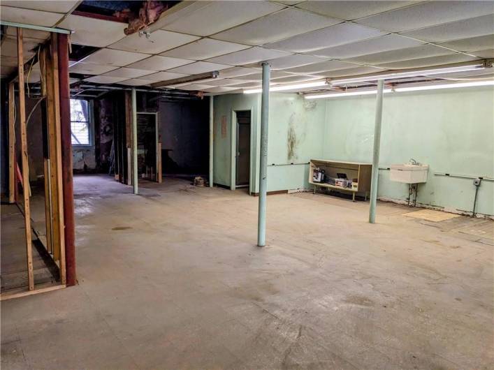 324 6th St, McKeesport, PA 15132, ,Commercial-industrial-business,For Sale,6th St,1677949