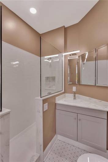En-suite bathroom