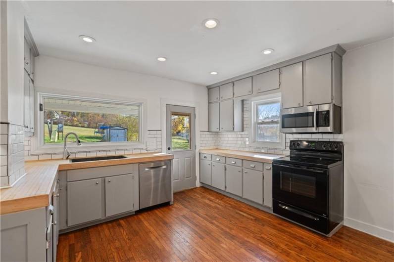 Cool wood counters...