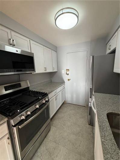 4625 Fifth Ave, Pittsburgh, PA 15213, 2 Bedrooms Bedrooms, 6 Rooms Rooms,1 BathroomBathrooms,Residential,For Sale,Fifth Ave,1678675