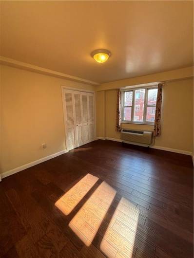 4625 Fifth Ave, Pittsburgh, PA 15213, 2 Bedrooms Bedrooms, 6 Rooms Rooms,1 BathroomBathrooms,Residential,For Sale,Fifth Ave,1678675