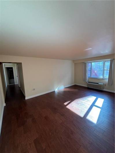 4625 Fifth Ave, Pittsburgh, PA 15213, 2 Bedrooms Bedrooms, 6 Rooms Rooms,1 BathroomBathrooms,Residential,For Sale,Fifth Ave,1678675