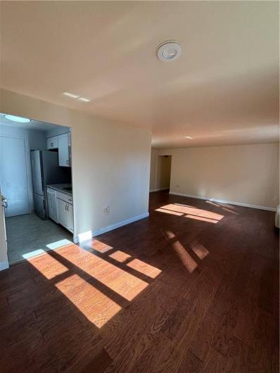 4625 Fifth Ave, Pittsburgh, PA 15213, 2 Bedrooms Bedrooms, 6 Rooms Rooms,1 BathroomBathrooms,Residential,For Sale,Fifth Ave,1678675