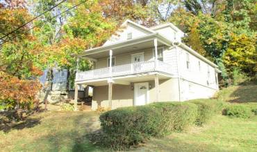 1000 5th Street Extension, Ambridge, PA 15003, 3 Bedrooms Bedrooms, 6 Rooms Rooms,1 BathroomBathrooms,Residential,For Sale,5th Street Extension,1678902