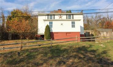 1045 Moon Run Rd, Mc Kees Rocks, PA 15136, 4 Bedrooms Bedrooms, 10 Rooms Rooms,1 BathroomBathrooms,Residential,For Sale,Moon Run Rd,1678912