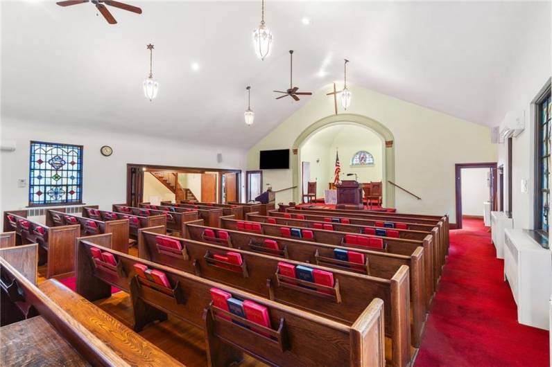 19 ft vaulted ceiling.