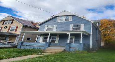 3 bed, 1.5 bath home, with off street parking