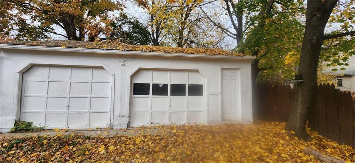 2 car detached garage