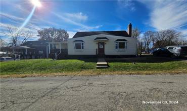 409 Old Town Rd, Carmichaels, PA 15320, 3 Bedrooms Bedrooms, ,2.1 BathroomsBathrooms,Residential,For Sale,Old Town Rd,1679568