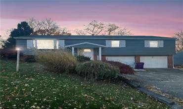 250 Darlan Hill Dr, Pittsburgh, PA 15239, 3 Bedrooms Bedrooms, 8 Rooms Rooms,2.1 BathroomsBathrooms,Residential,For Sale,Darlan Hill Dr,1679772