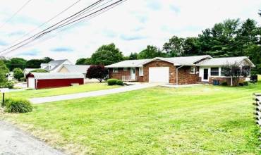 115 Gilliland Ave, Beaver Falls, PA 16117, 3 Bedrooms Bedrooms, 10 Rooms Rooms,2 BathroomsBathrooms,Residential,For Sale,Gilliland Ave,1662544