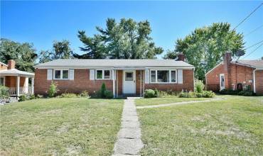 628 Debaldo Dr, West Mifflin, PA 15122, 3 Bedrooms Bedrooms, 8 Rooms Rooms,1.1 BathroomsBathrooms,Residential,For Sale,Debaldo Dr,1670773