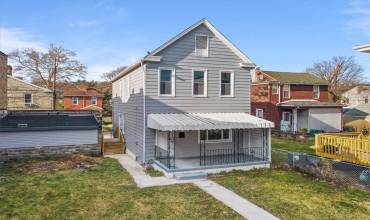 421 Maplewood Ave, Ambridge, PA 15003, 3 Bedrooms Bedrooms, 8 Rooms Rooms,3 BathroomsBathrooms,Residential,For Sale,Maplewood Ave,1680730