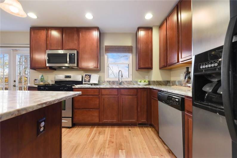 Fully equipped kitchen with granite countertops