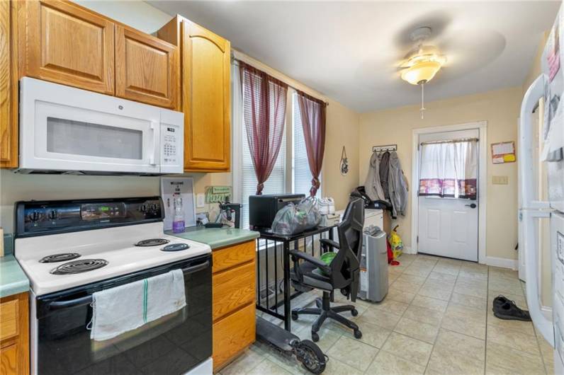 nice oak kitchen