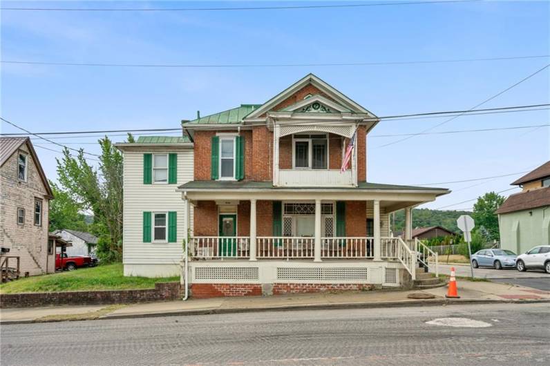 fourplex with big front  porch