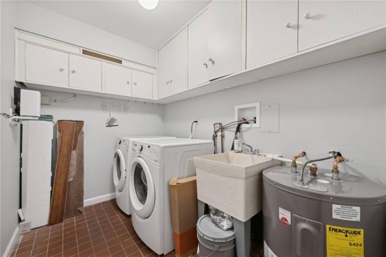 Your own laundry room (in your unit!)