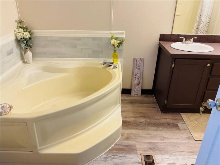 Sunken Tub in en-suite