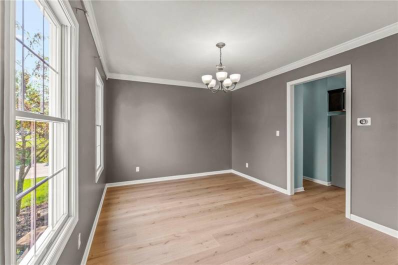 Dining Room 1091 Woodlawn Drive