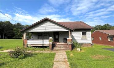 309 Harding St, New Castle, PA 16101, 2 Bedrooms Bedrooms, ,1 BathroomBathrooms,Residential,For Sale,Harding St,1668984