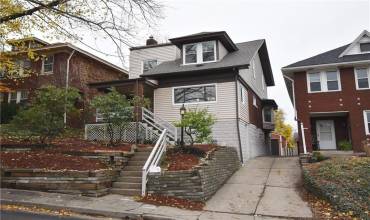 25 Ralston Pl, Pittsburgh, PA 15216, 3 Bedrooms Bedrooms, 10 Rooms Rooms,3.1 BathroomsBathrooms,Residential,For Sale,Ralston Pl,1681857