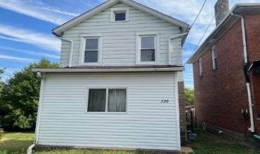 320 3rd St, Clairton, PA 15025, 3 Bedrooms Bedrooms, ,1 BathroomBathrooms,Lease,For Sale,3rd St,1681928