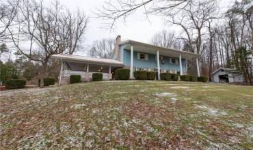 121 Pinetree Drive, Export, PA 15632, 3 Bedrooms Bedrooms, 8 Rooms Rooms,3.1 BathroomsBathrooms,Residential,For Sale,Pinetree Drive,1681967