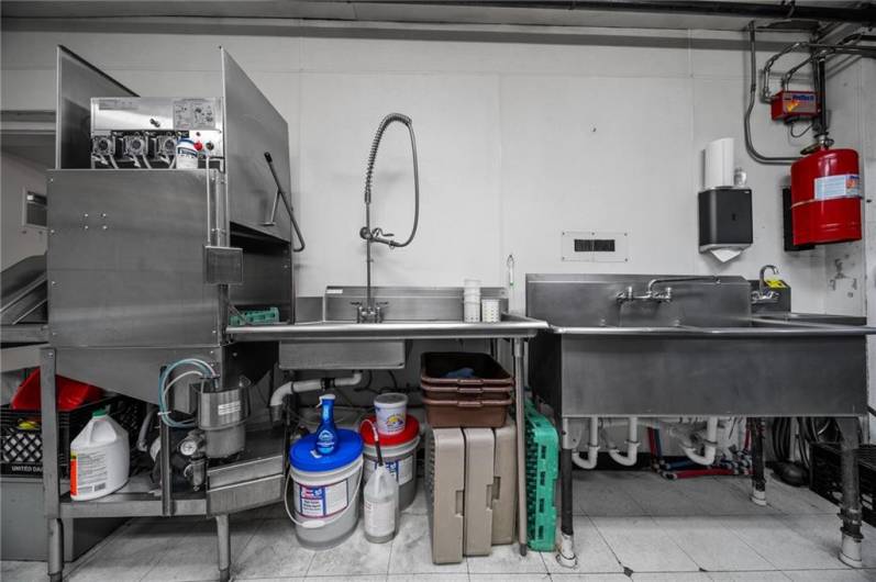 Dishwasher provided by Curtze Food ask agent for details.